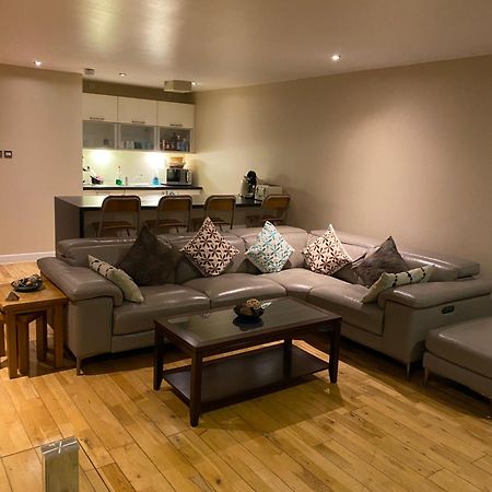 City Centre 2 Bedroom Apartment, Secure Parking. 格拉斯哥 外观 照片